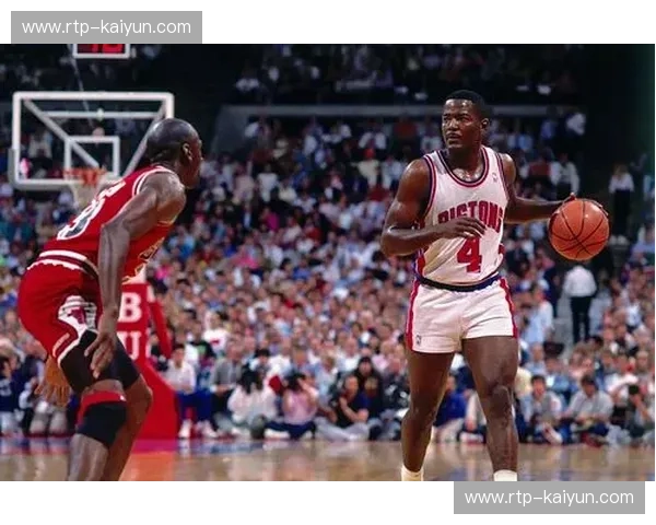 火牛对决,东决史诗:热火与公牛的恩怨情仇,谁将铸就王朝?